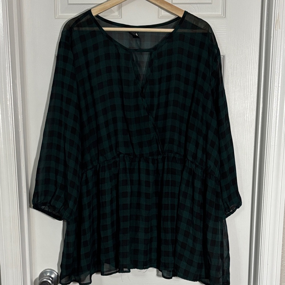 Torrid Gingham Chiffon Surplice Peplum Blouse Size 4